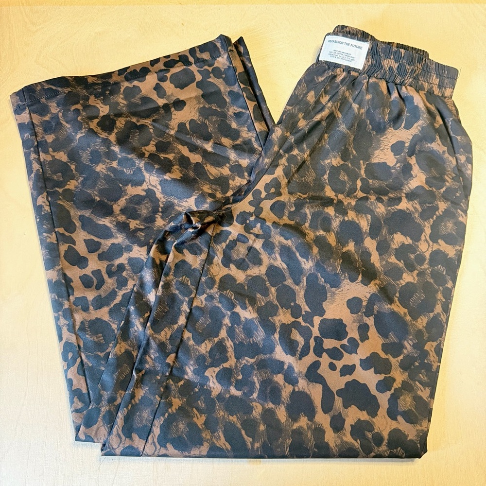 XS petite Black Leopard Print Casual Pants